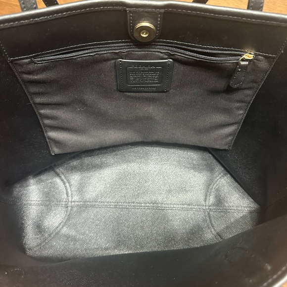 Coach City Tote - Signature Canvas - Picture 5 of 5